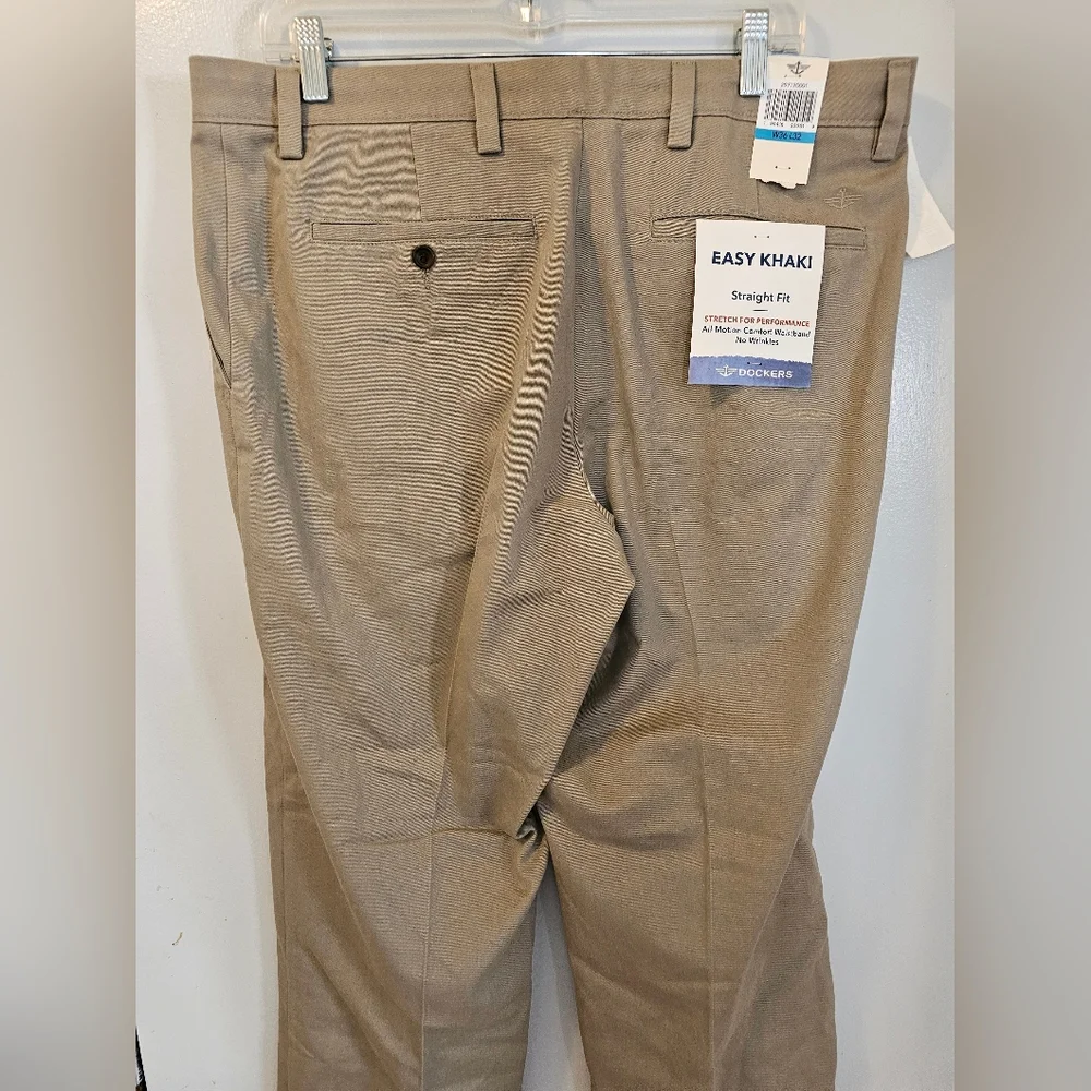 Dockers Men's Easy Khaki‎ Straight Fit Pants Beige Size 36x32 NWT